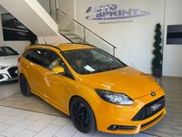Usado Ford Focus ST 250 CV (183 kW) 2014 Amarillo Familiar