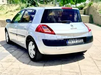 Usado Renault Mégane Authentique 115 CV (84 kW) 2005 Gris / plata Berlina