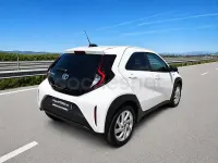 Usado Toyota Aygo X Play 72 CV (52 kW) 2025 Blanco SUV