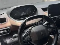 Usado Peugeot Rifter Style 100 CV (73 kW) 2021 Beige Monovolumen