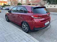 Usado Hyundai i30 140 CV (102 kW) 2020 Rojo Berlina