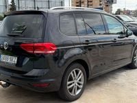 Usado VW Touran Advance 150 CV (110 kW) 2018 Negro Monovolumen