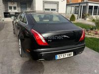 Usado Jaguar XJ Luxury 275 CV (202 kW) 2012 Negro Berlina