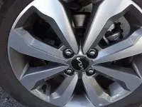 Usado Kia Stonic 100 CV (73 kW) 2025 Gris SUV