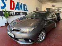Usado Toyota Auris Hybrid Business Edition 136 CV (100 kW) 2017 Beige Familiar