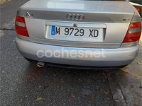 Usado Audi A4 125 CV (91 kW) 1999 Gris / plata Berlina