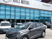 Usado Peugeot 3008 Active 129 CV (94 kW) 2021 Gris SUV