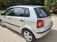 Usado VW Polo 56 CV (41 kW) 2002 Gris Coupe