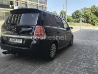 Usado Opel Zafira Cosmo 120 CV (88 kW) 2007 Negro Monovolumen