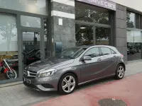 Usado Mercedes A180 Urban 109 CV (80 kW) 2013 Gris / plata Utilitario