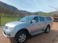 Usado Mitsubishi L200 136 CV (100 kW) 2013 Gris / plata Pickup/Camioneta