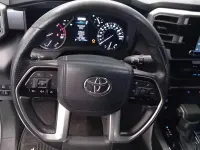 Usado Toyota Tundra 396 CV (291 kW) 2023 Gris Pickup/Camioneta
