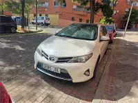 Usado Toyota Auris Hybrid Advance 136 CV (100 kW) 2015 Blanco Familiar