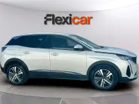 Begagnad Peugeot 3008 Allure 131 HK (96 kW) 2021 Vit Minibuss