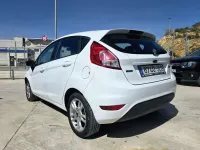 Usado Ford Fiesta ST-Line 101 CV (74 kW) 2016 Blanco Utilitario