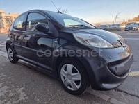 Usado Peugeot 107 68 CV (50 kW) 2006 Negro Utilitario
