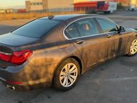 Usado BMW 740 Comfort Edition 313 HP (230 kW) 2013 Castanho Sedan