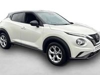 Usado Nissan Juke N-Connecta 114 CV (83 kW) 2022 Lunar white (metalizado) techo SUV