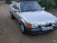 Usado Ford Escort Cabriolet 105 CV (77 kW) 1988 Gris / plata Descapotable