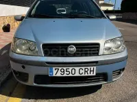 Usado Fiat Punto Dynamic 60 CV (44 kW) 2004 Azul Utilitario