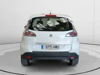 Usado Renault Scénic Expression 110 CV (80 kW) 2014 Blanco Monovolumen