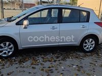 Usado Nissan Tiida Pack 105 CV (77 kW) 2008 Gris / plata Berlina
