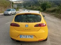 Usado Seat Leon Reference 140 CV (102 kW) 2007 Amarillo Utilitario