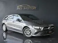 Usado Mercedes CLA200 Shooting Brake 150 CV (110 kW) 2021 Gris / plata Familiar