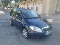 Usado Skoda Roomster Style 86 CV (63 kW) 2010 Azul Monovolumen