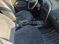 Usado Citroën Xsara Attraction 90 CV (66 kW) 2000 Gris / plata Berlina