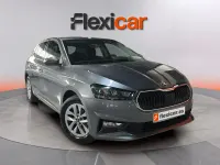 Usado Skoda Fabia Selection 95 CV (69 kW) 2025 Gris Utilitario