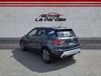 Usado Seat Arona Xperience 110 CV (80 kW) 2022 Verde SUV
