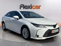 Usado Toyota Corolla Active 125 CV (91 kW) 2022 Blanco Berlina