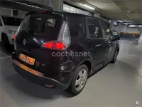 Usado Renault Scénic III 95 CV (69 kW) 2012 Negro Monovolumen