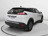 Usado Peugeot 2008 Active 100 CV (73 kW) 2023 Blanco SUV