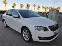 Usado Skoda Octavia Style 150 CV (110 kW) 2015 Blanco Familiar