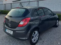 Usado Opel Corsa Selective 75 CV (55 kW) 2013 Negro Utilitario