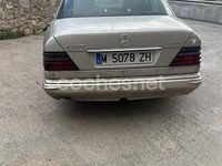 Usado Mercedes E300 136 CV (100 kW) 1994 Beige Berlina