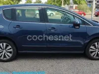 Usado Peugeot 3008 Active 120 CV (88 kW) 2014 Azul Familiar
