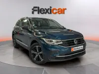 Usado VW Tiguan Life 150 CV (110 kW) 2022 Verde SUV