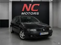 Usado Seat Leon Sport 110 CV (80 kW) 2004 Negro Utilitario