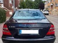 Usado Mercedes E240 Avantgarde 177 CV (130 kW) 2003 Azul Berlina