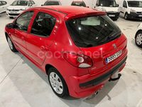 Usado Peugeot 206 75 CV (55 kW) 2010 Rojo Berlina