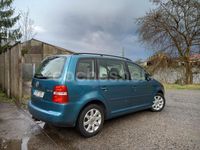 Usado VW Touran Advance 136 CV (100 kW) 2004 Verde Monovolumen