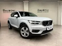 Usado Volvo XC40 Momentum 197 CV (144 kW) 2021 Gris / plata SUV