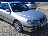 Usado Hyundai Elantra GLS 107 CV (78 kW) 2002 Gris Utilitario