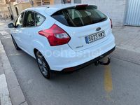 Usado Ford Focus 115 CV (84 kW) 2014 Blanco Berlina