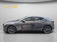 Usado Mazda 3 Center-Line 140 CV (102 kW) 2025 Gris / plata Berlina