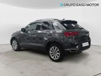 Usado VW T-Roc Advance 150 CV (110 kW) 2021 Gris / plata SUV
