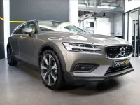 Usado Volvo V60 CC Pro 197 CV (144 kW) 2021 Beige Familiar